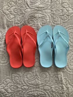 Archie’s Flip Flops Women Size 9 - Barely Worn