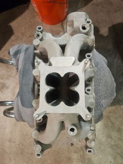Small Block Ford 302W Aluminum Intake Manifold. Price is negotiable. Make me an offer.