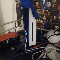 Ps5 power cord shord run like a champ missing top part got Xbox will work with price