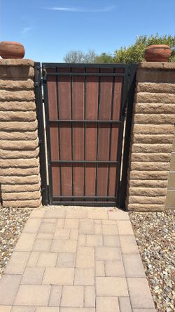 Gate