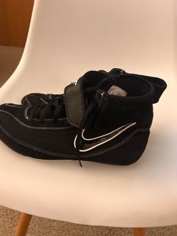 Wrestling shoes