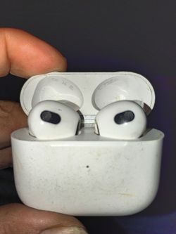 Apple AirPods 3rd Generation With MagSafe Wireless Charging Case ‎MME73AM/A