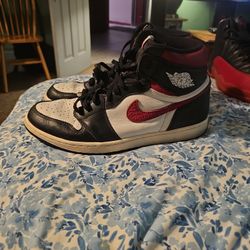 Jordan 1 Black Gym Red
