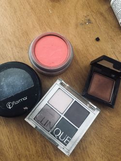 Eyeshadows with blush