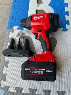 Milwaukee m18 precision blower with 8.0 battery new