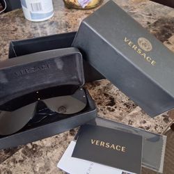 Versace Shades 😎 