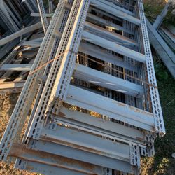 Shelving racking pallet racking