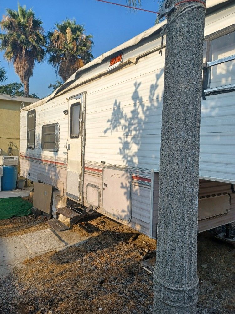 2003 Travel trailer fifthwill Nomad