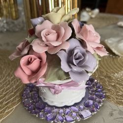 Porcelain Flowers Basket SF Music Box