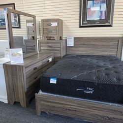 Gray Wood Bedroom Set with Dresser and Mirror 🚚WE DELIVER🚚