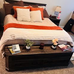 Farmhouse Queen Bed with dark rusitc brown with EGOHOME with 14in Queen Memory Foam Mattress.
