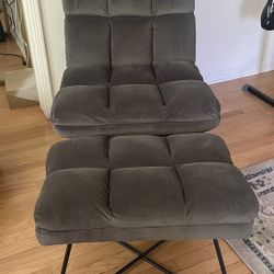 Living Room Chair W/ Ottoman