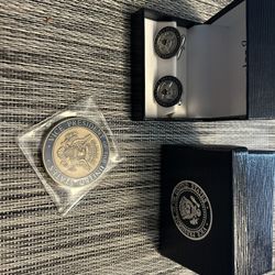 US VP Mike Pence Cuff Links And Challenge Coin