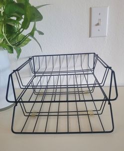 Wire trays for documents