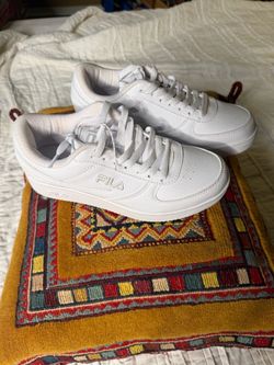 FILA White Sneakers Women’s Size 8 – New Without Box