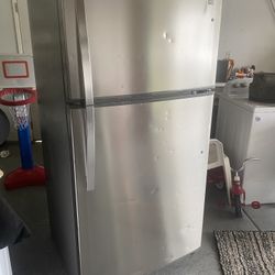 Kenmore Refrigerator 