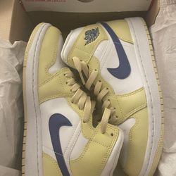Jordan 1 Mids 7.5 Women’s 