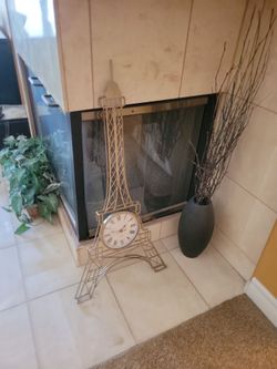 Paris Eiffel Tower frame clock