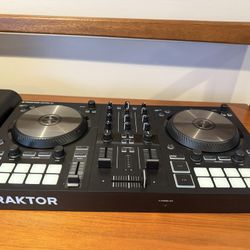 Traktor kontrol S2 MK3