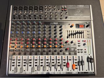 Behringer mixer