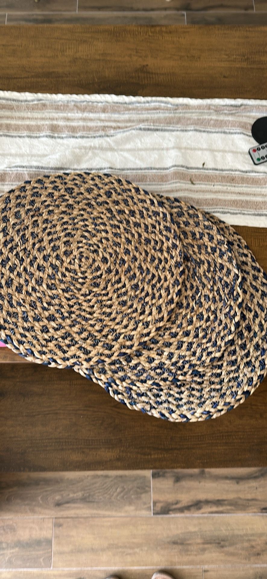 Woven Table Chargers