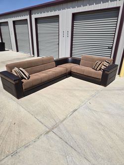 Bellona Moon Sectional