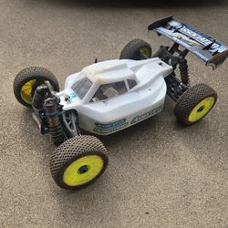 Team Associated 8th Scale