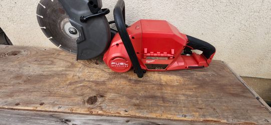 Milwaukee concrete saw 9 " M18 Fuel Tool Only