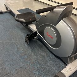 Sunny Health/Fitness ROWING Machine