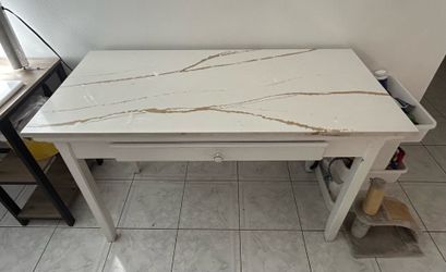 Looking to get $200 but can lower the price