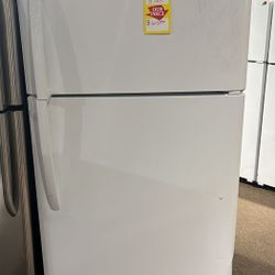 FRIGIDAIRE FFTRTW 18-cu ft Top-Freezer Refrigerator Q4CJC