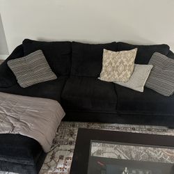 Couch With Reversible Chaise