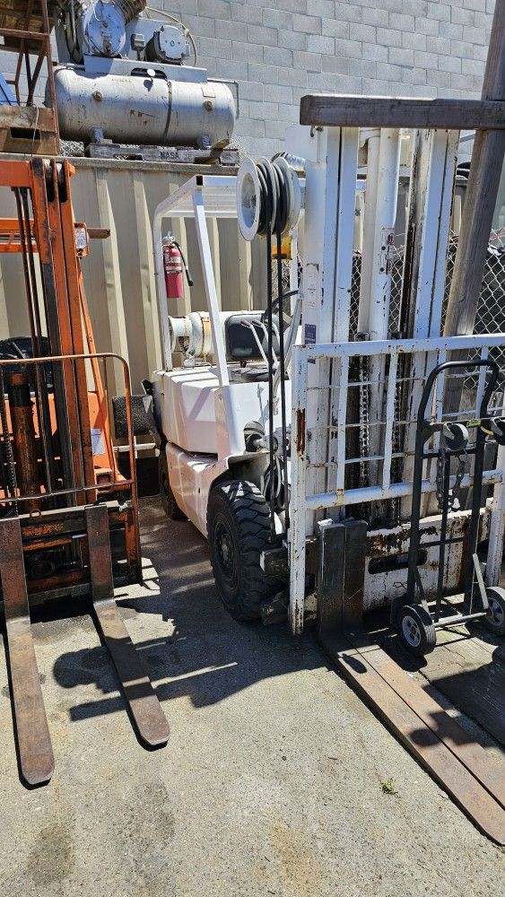 Forklift