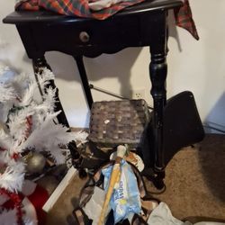 Little Black Hogh Sode Table 