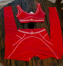 ALO YOGA SETS ONLY S,M,LG