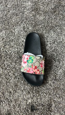 Gucci Flip Flops/Sandals