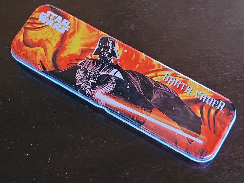 Darth Vador Pencil Box W/ Pencils