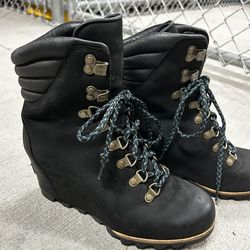 Women’s Sorel Wedge Winter Boots Sz 8
