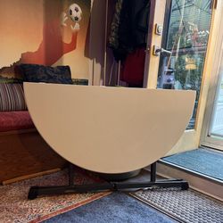 Lifetime 48" Round Folding Table
