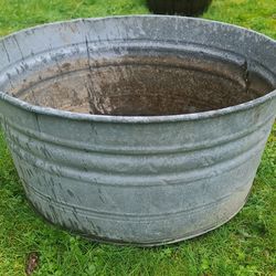 1 Galvanized Tub With Handles 