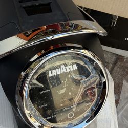 Lavazza classy plus coffee maker and coffee pods