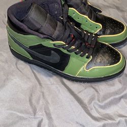 Custom Air Jordan Retro 1 “No Gucci” 