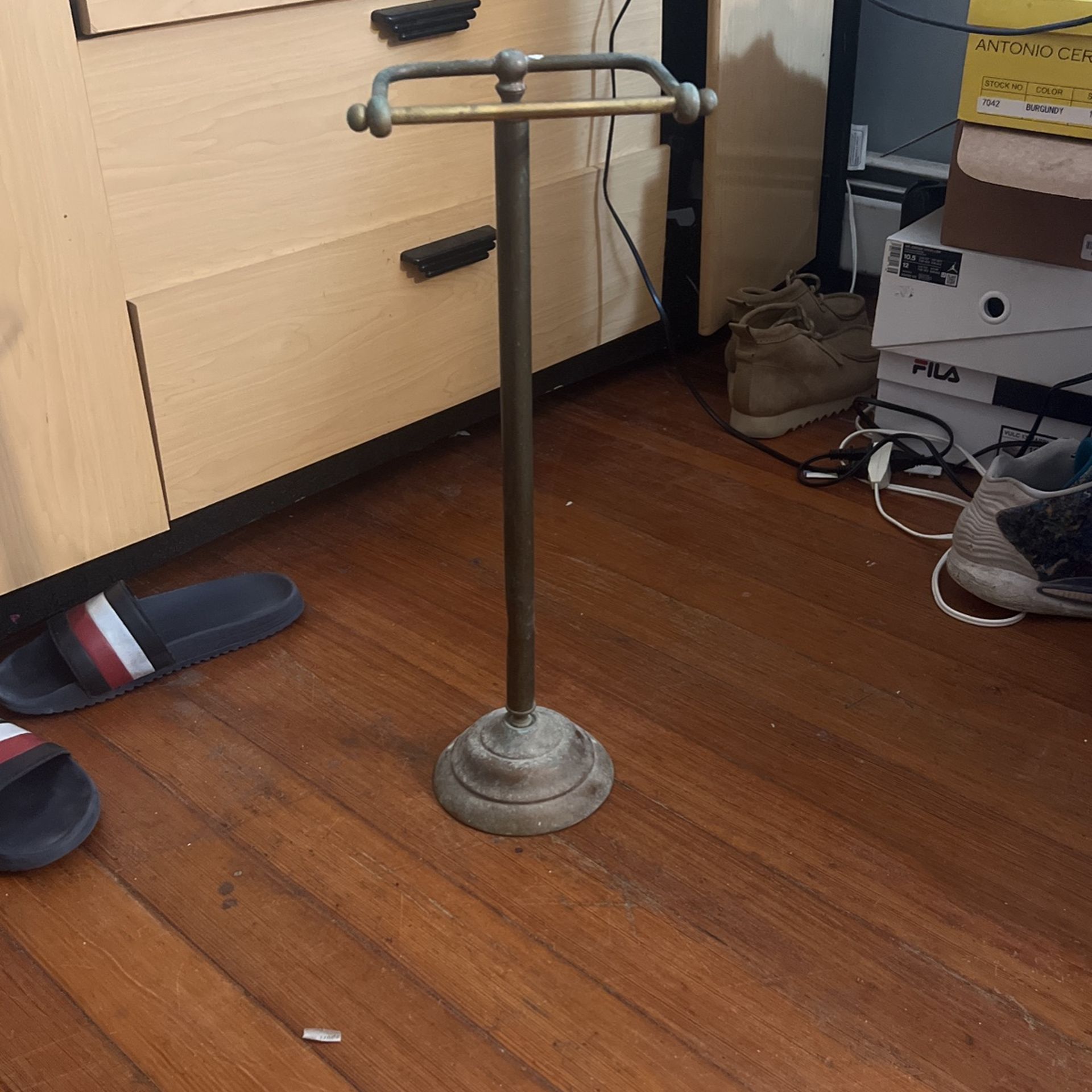 Toilet Paper holder Antique 