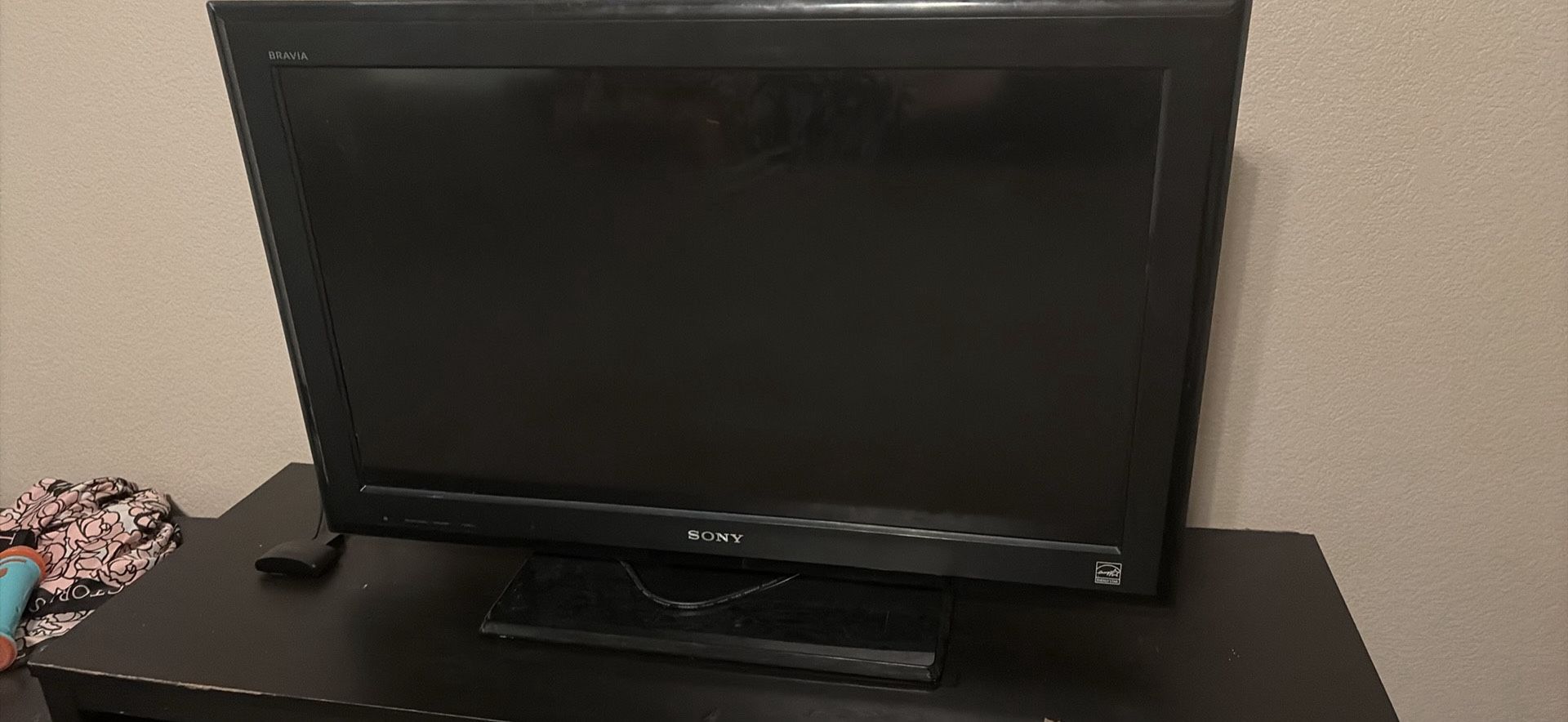 Sony Tv w/ Roku Attachment