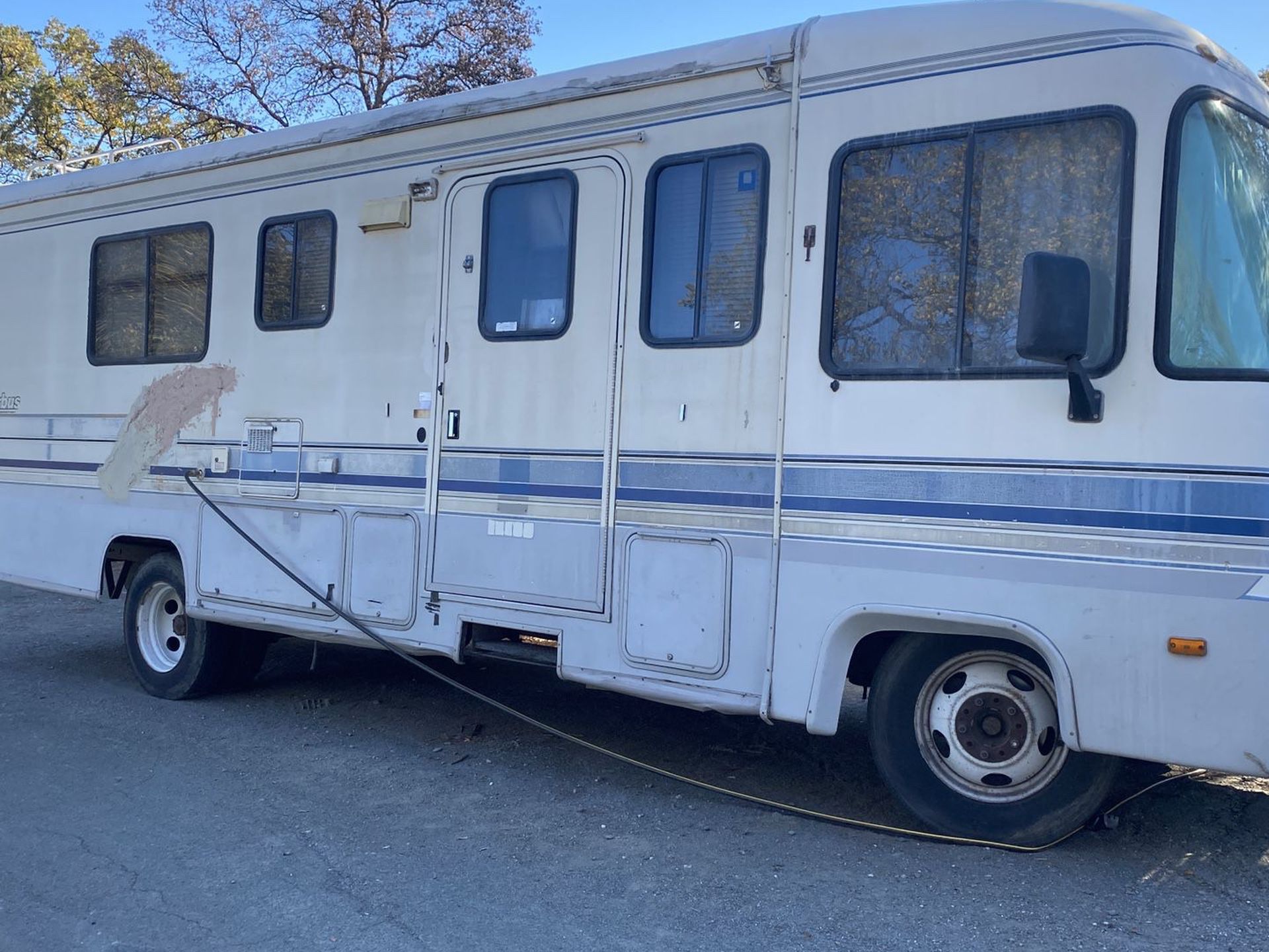 1993 Aerobus with hydronic wheel chair lift works great! Trades welcome! Need a big truck to tow fifth wheel!