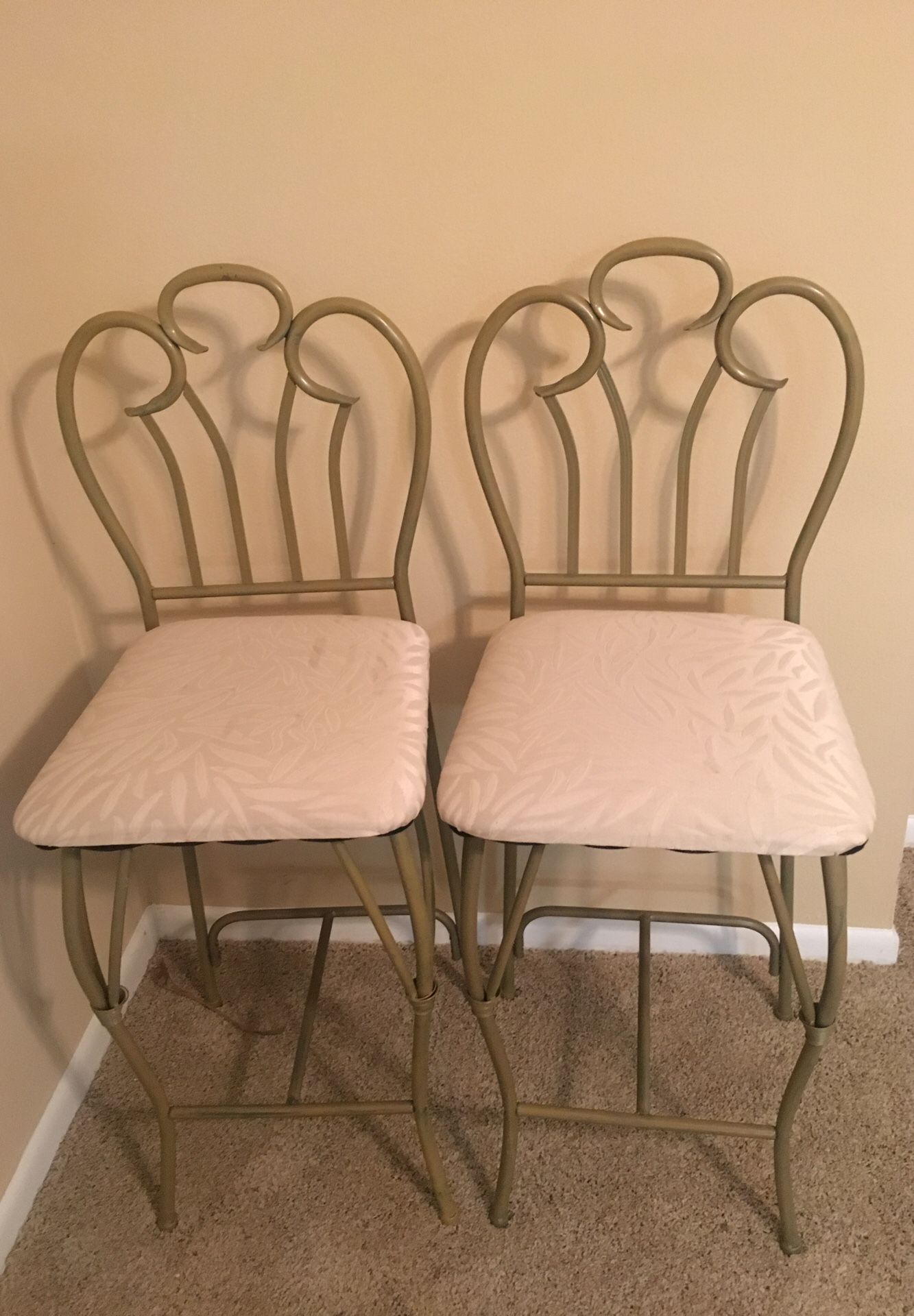 Breakfast bar chairs/high table