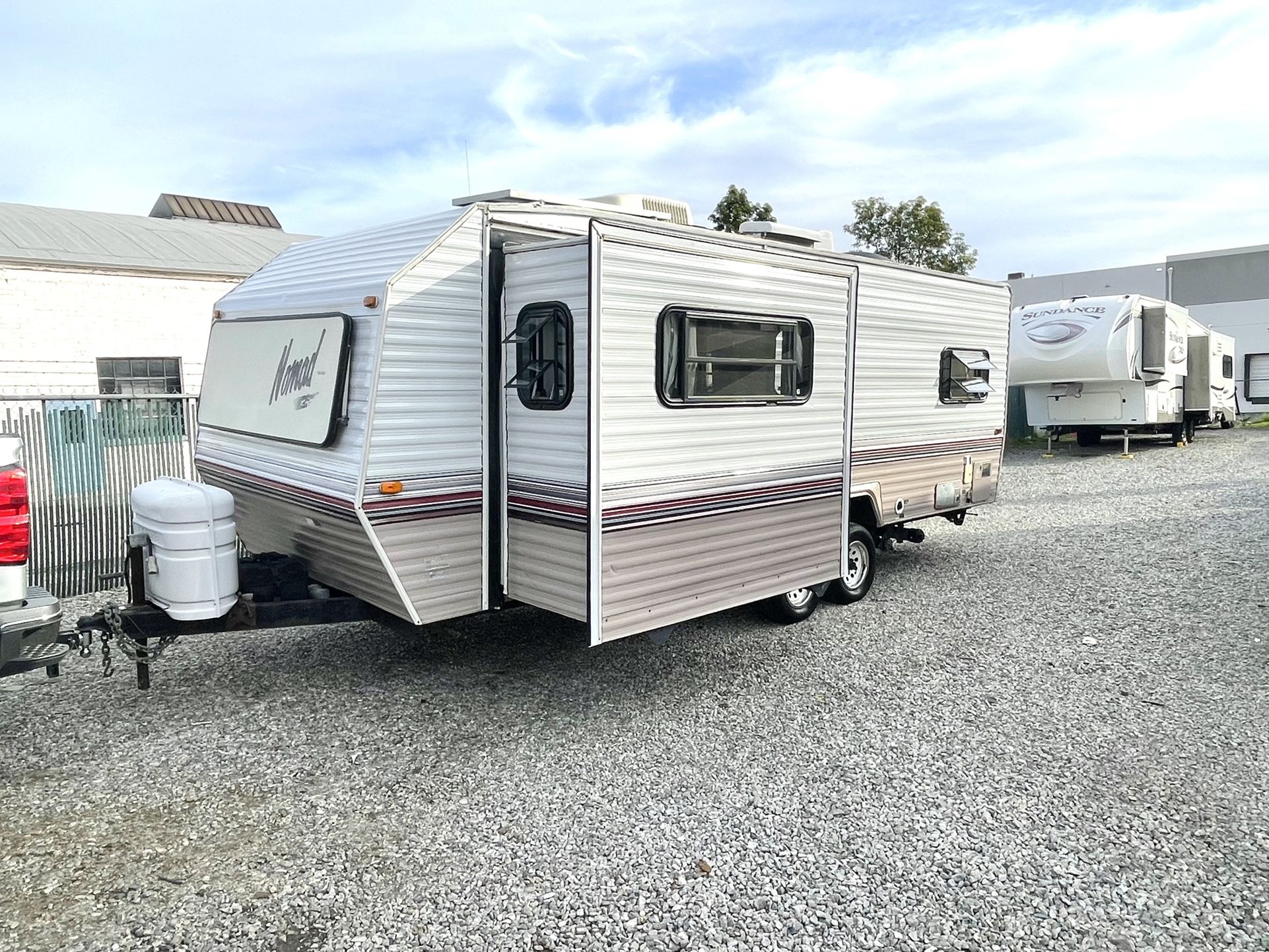 Skyline Nomad Trailer 24Ft Slideout