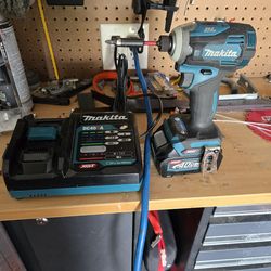 Makita 40v impact driver 1 battery and charger
