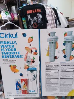 Cirkul plastic bottle with 2 refills