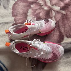 Nike alphaflys Size 5